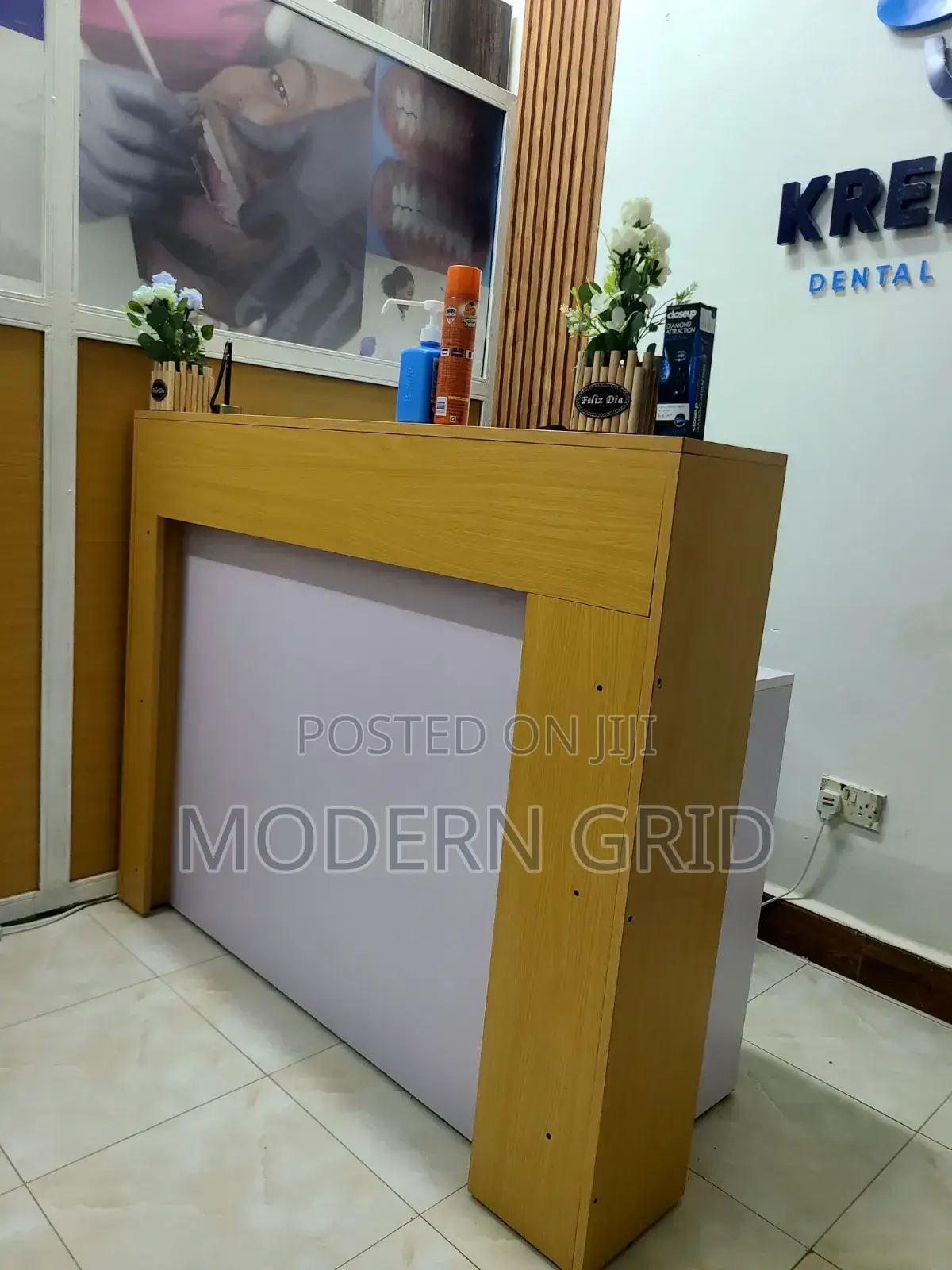 Receptionist Table