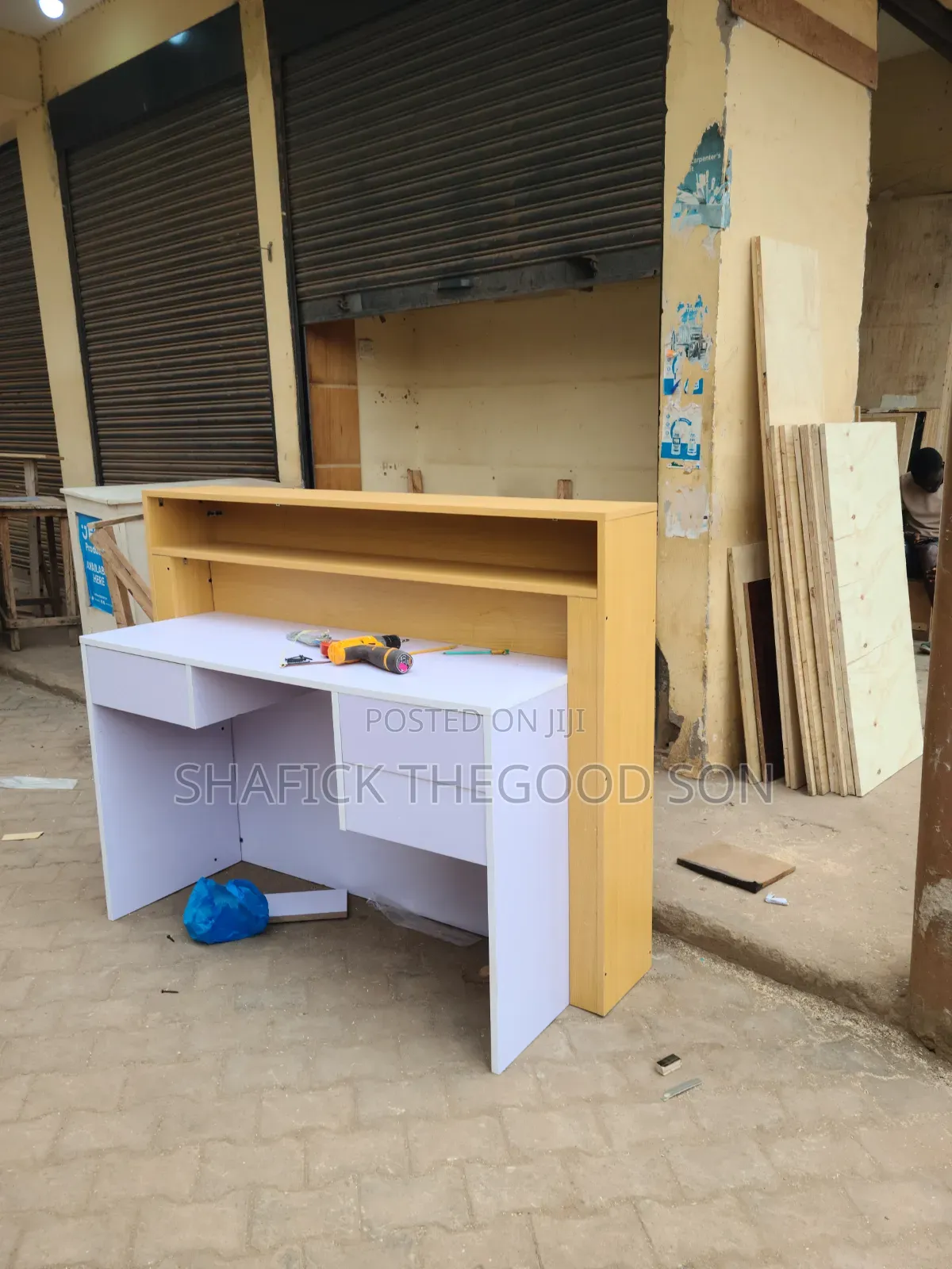 Receptionist Table