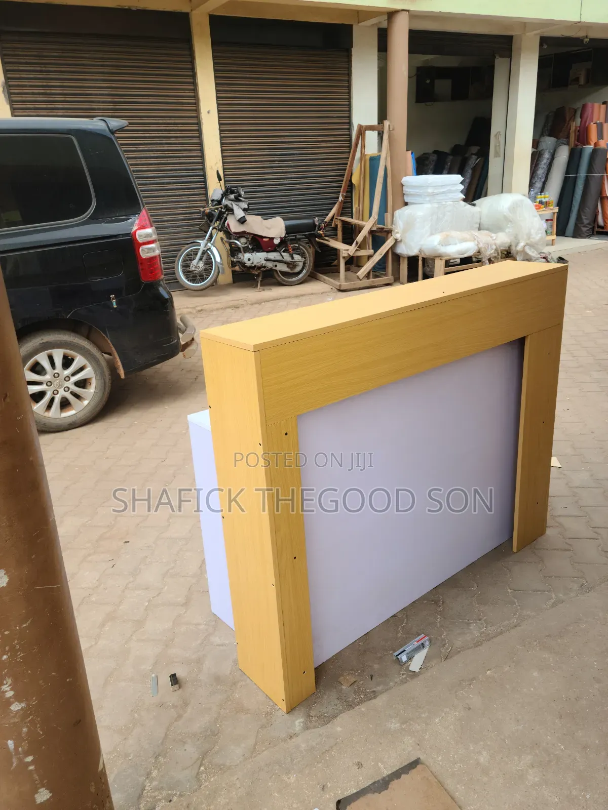 Receptionist Table