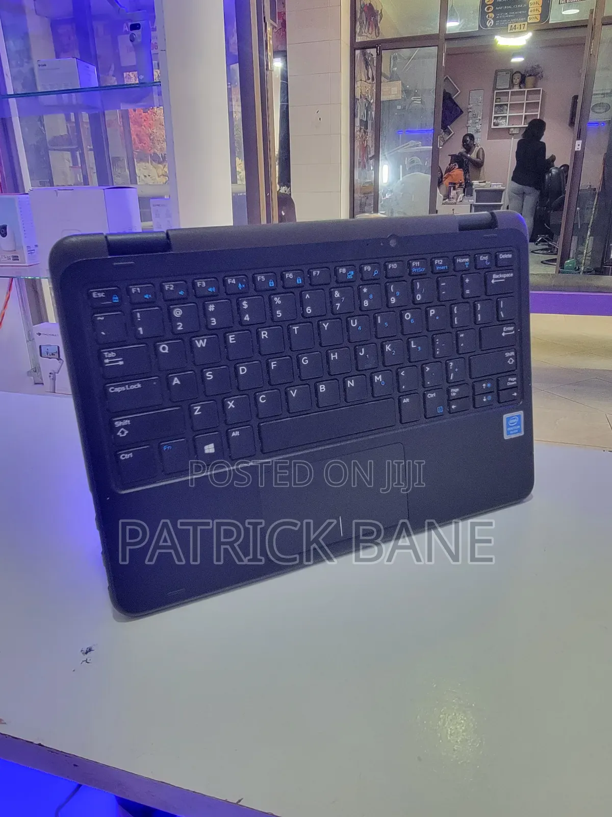 Laptop Dell Latitude 3190 2-in-1 4GB Intel Pentium SSD 128GB