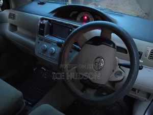 Toyota Raum 2006 Silver