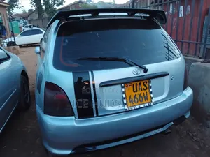 Toyota Starlet 2002 Silver