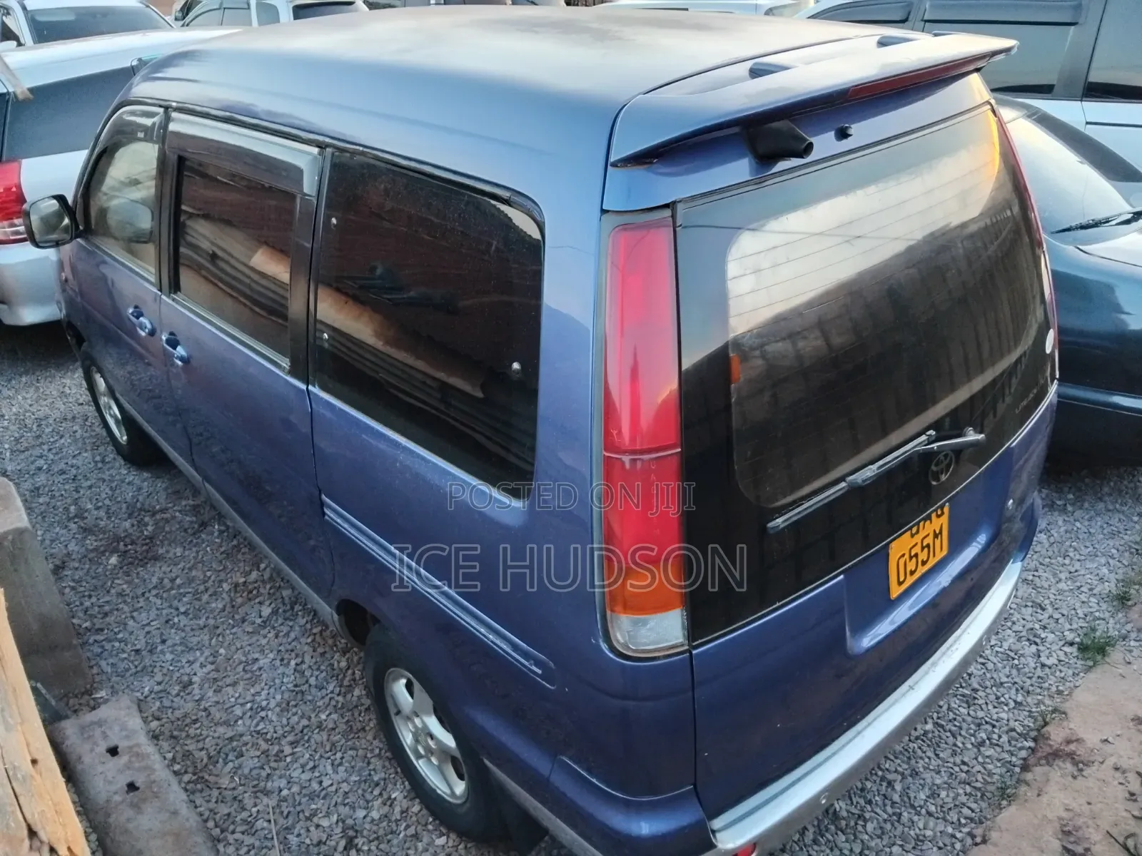 Toyota Noah 2001 Blue