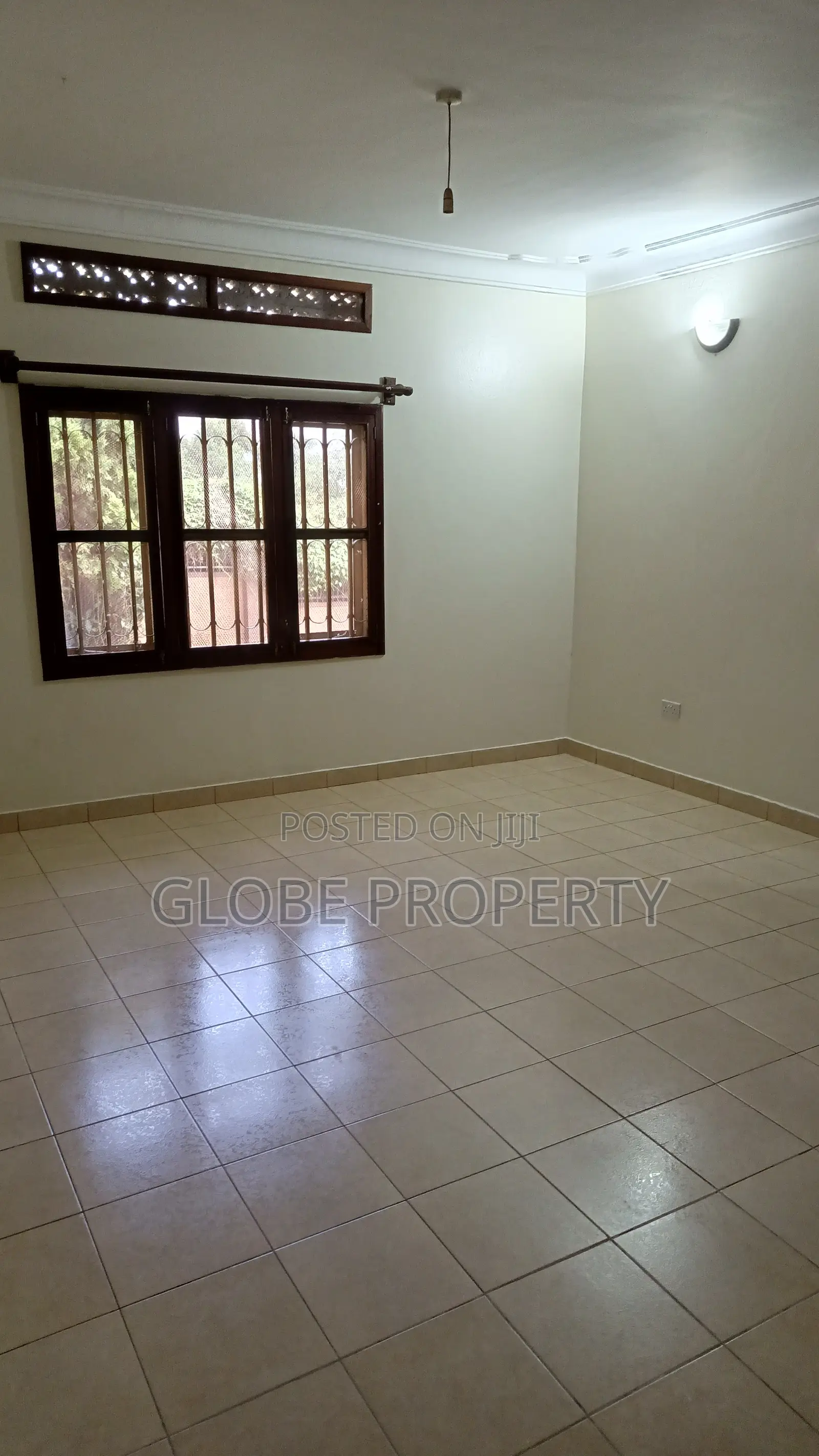 Office Room for Rent.