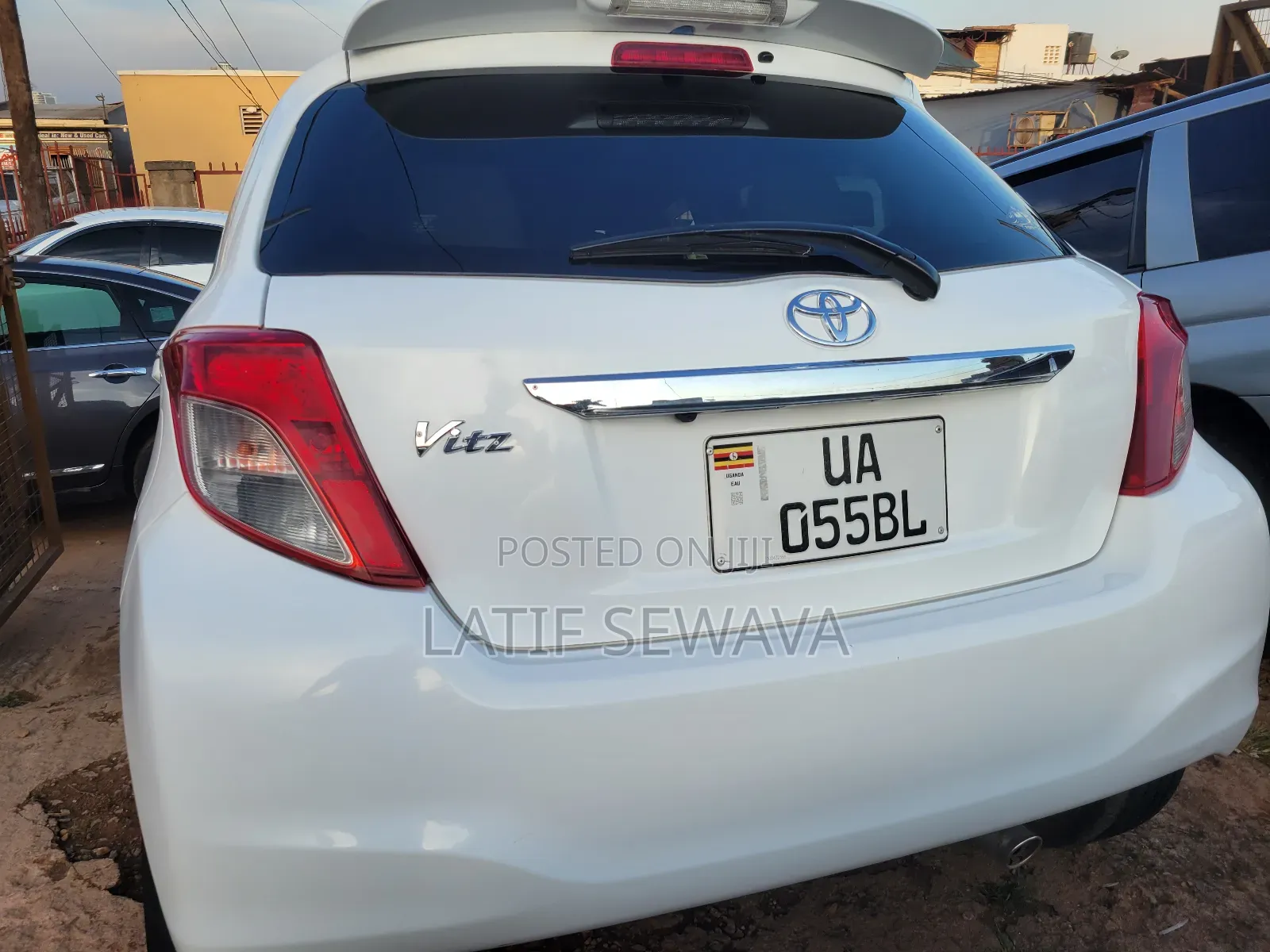 Toyota Vitz 1.5 FWD 5dr 2015 White