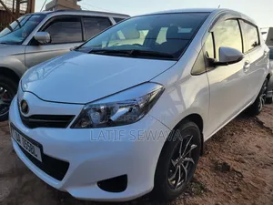 Toyota Vitz 1.5 FWD 5dr 2015 White