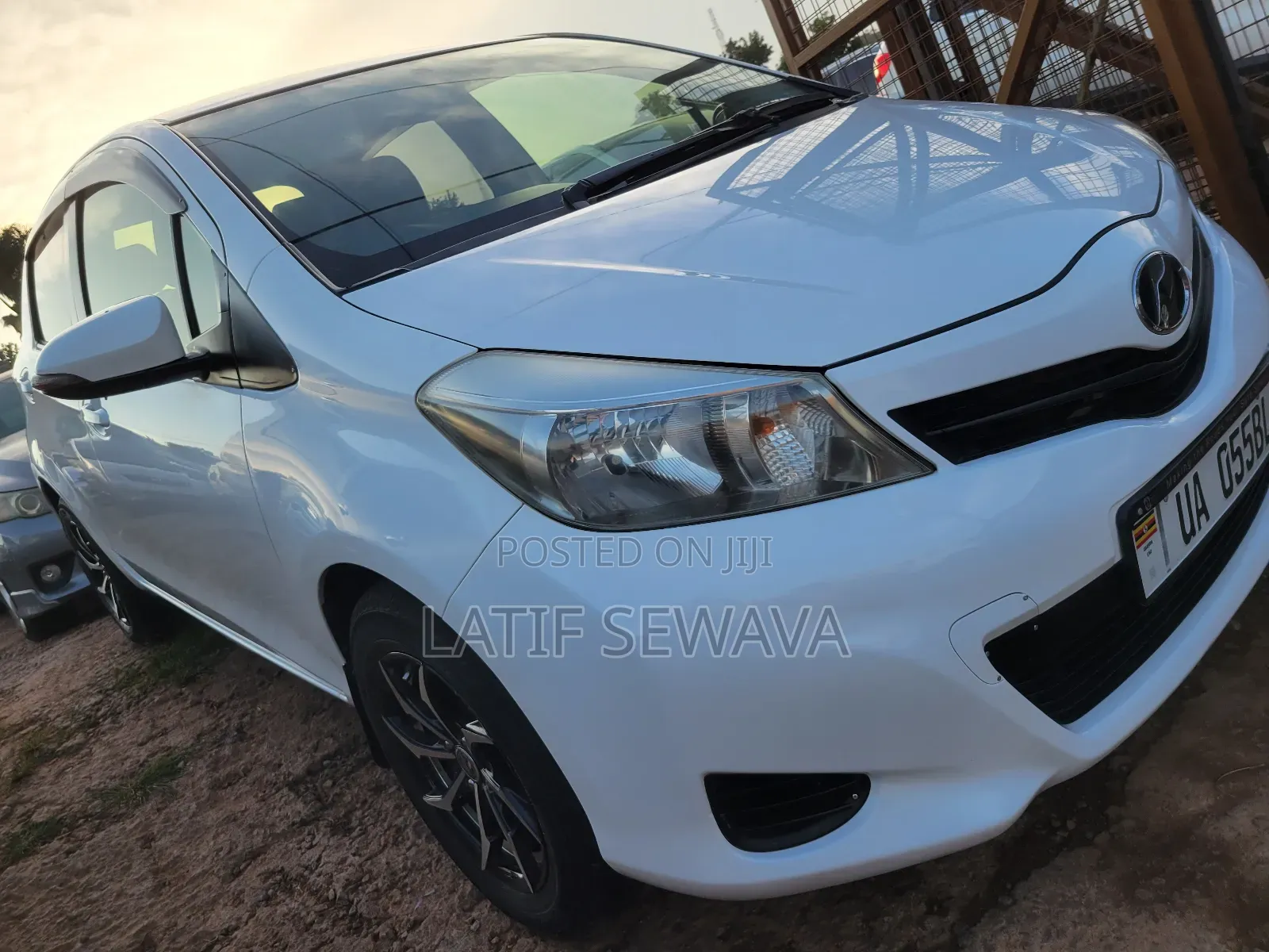 Toyota Vitz 1.5 FWD 5dr 2015 White