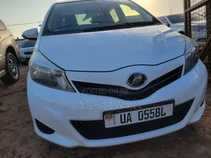 Toyota Vitz 1.5 FWD 5dr 2015 White