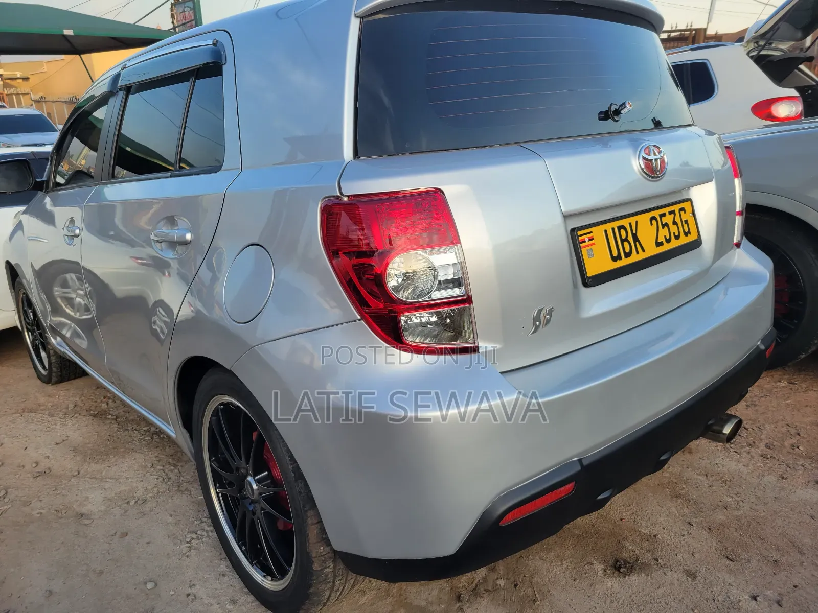 Toyota IST 2010 Silver