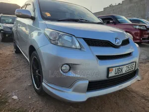 Toyota IST 2010 Silver