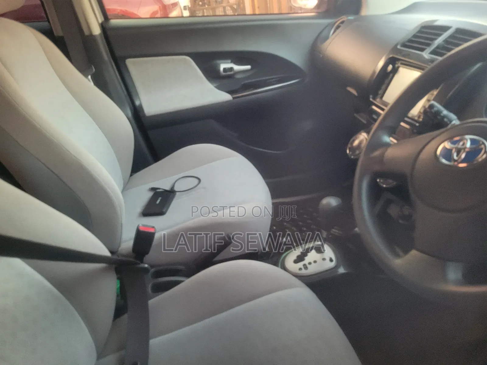 Toyota IST 2010 Silver