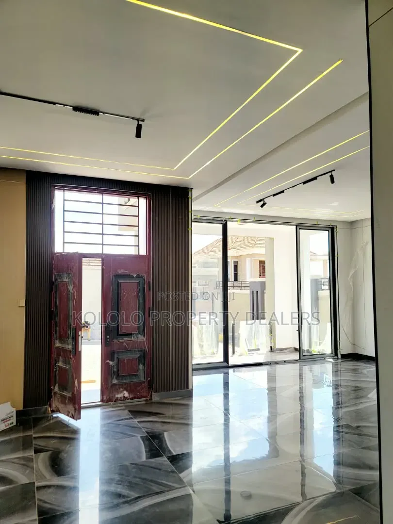 4bdrm Mansion in Munyonyo, Central Division for sale
