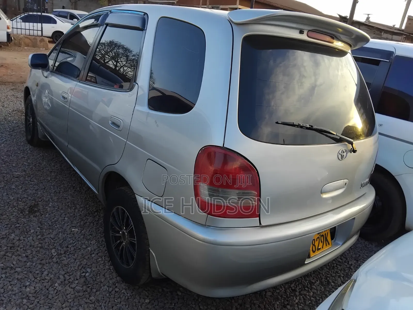 Toyota Corolla Spacio 2000 Ivory