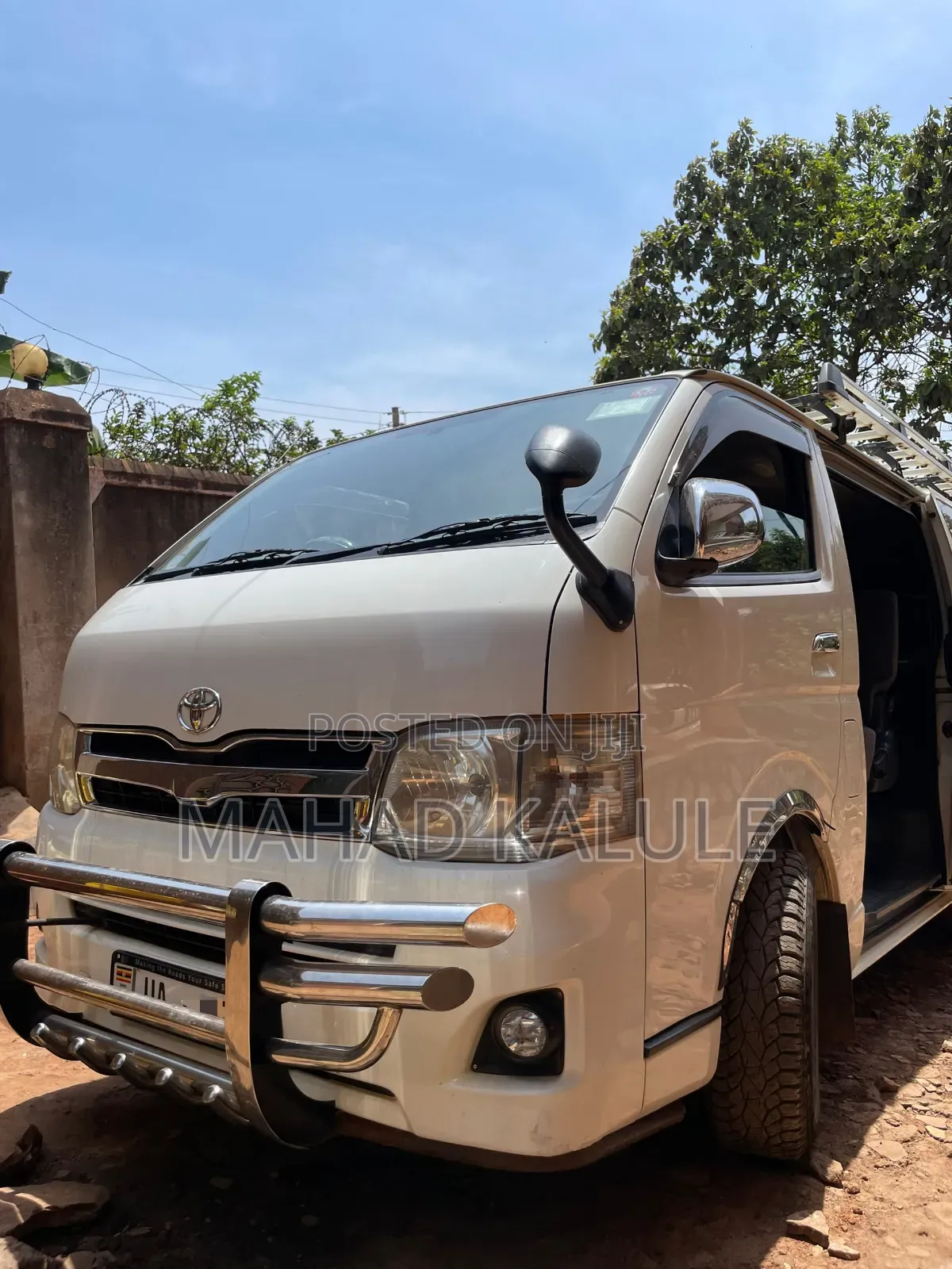 Toyota HiAce 2012 White