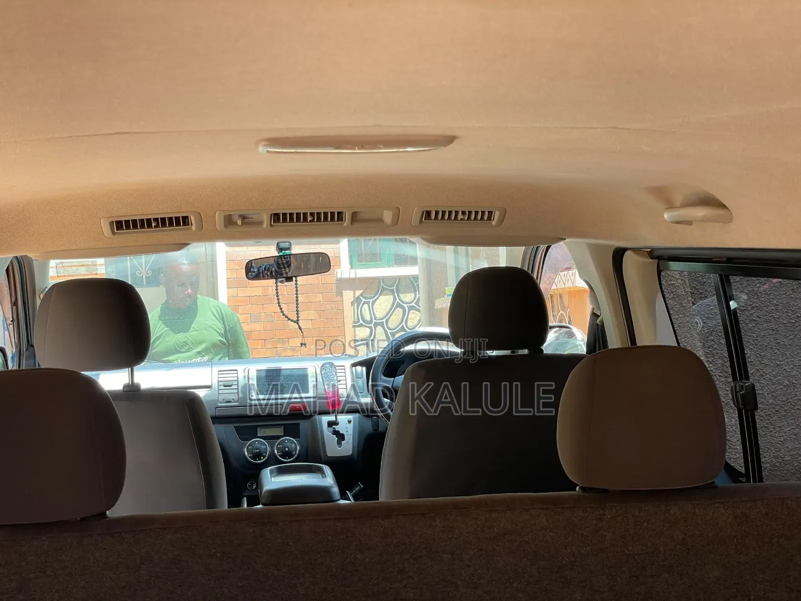 Toyota HiAce 2012 White