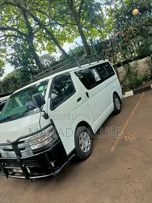 Toyota HiAce 2012 White