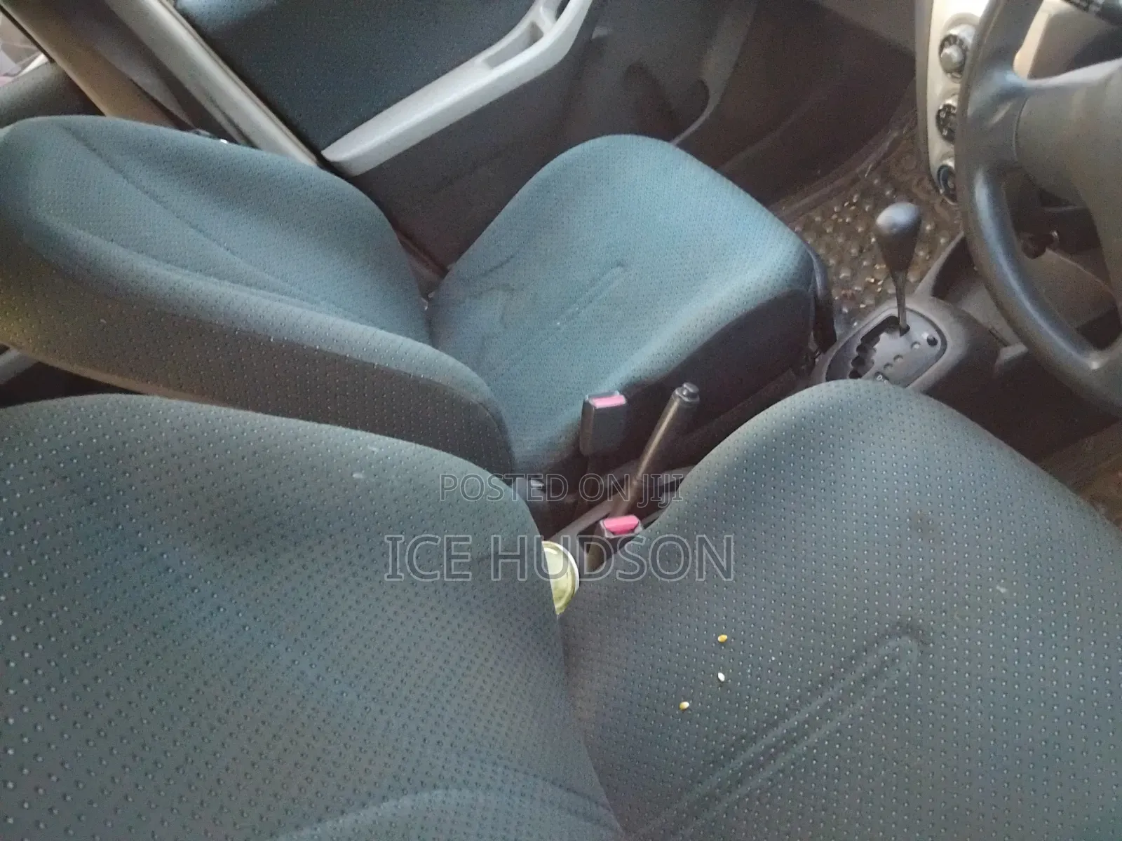 Toyota Vitz 2009 Ivory