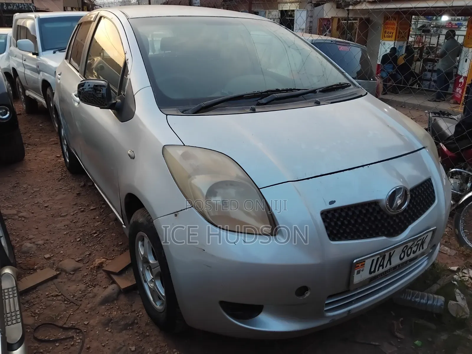 Toyota Vitz 2009 Ivory