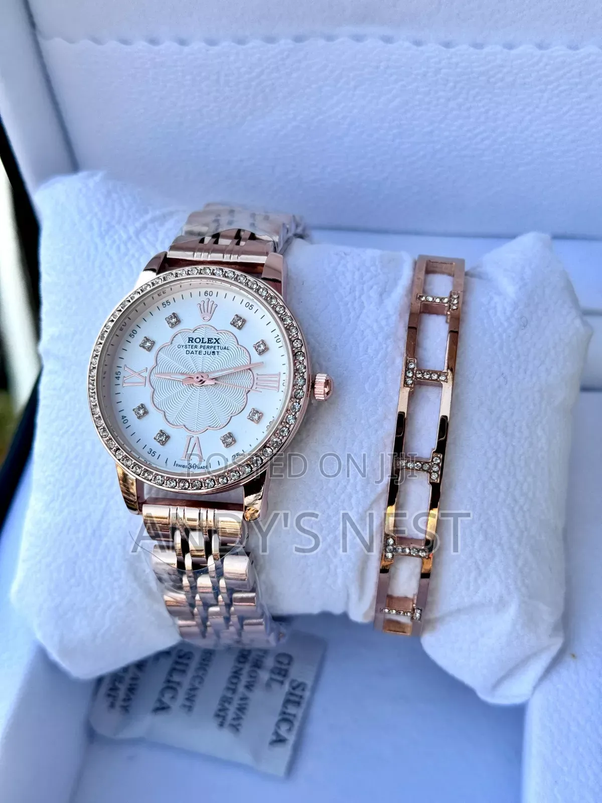 Ladies Watch With a Bracelet