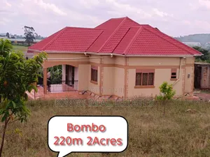 5bdrm Bungalow in Nakawuka, Ssisa for sale