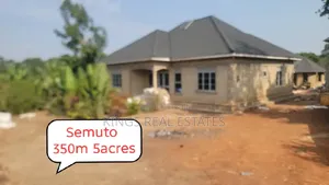 5bdrm Bungalow in Nakawuka, Ssisa for sale