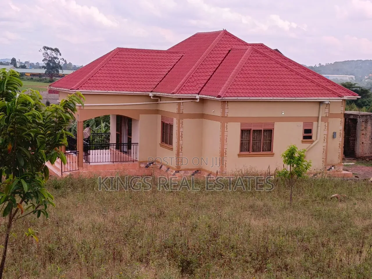 5bdrm Bungalow in Nakawuka, Ssisa for sale