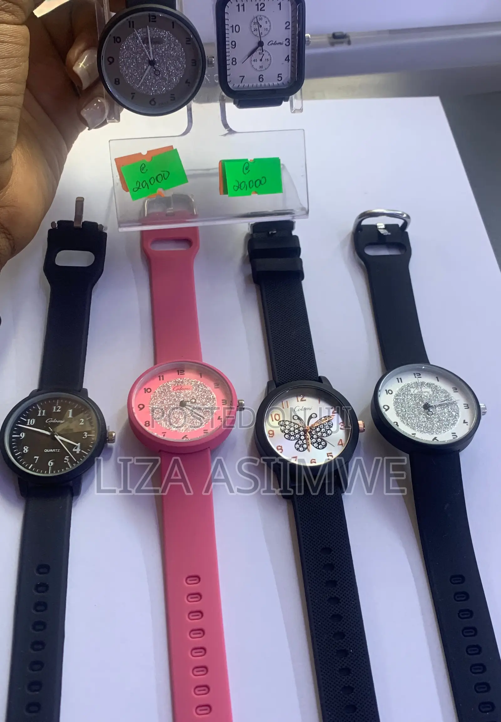Casual Wristwatches Featuring Silicone Straps
