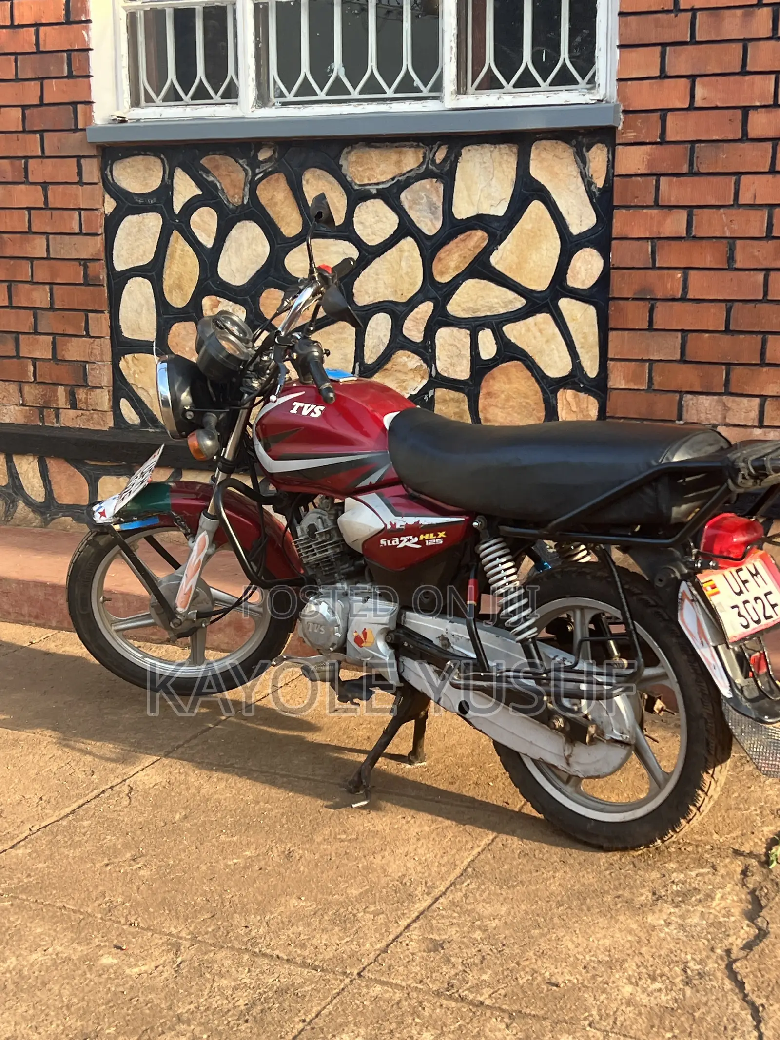 TVS HLX 125 2022 Red