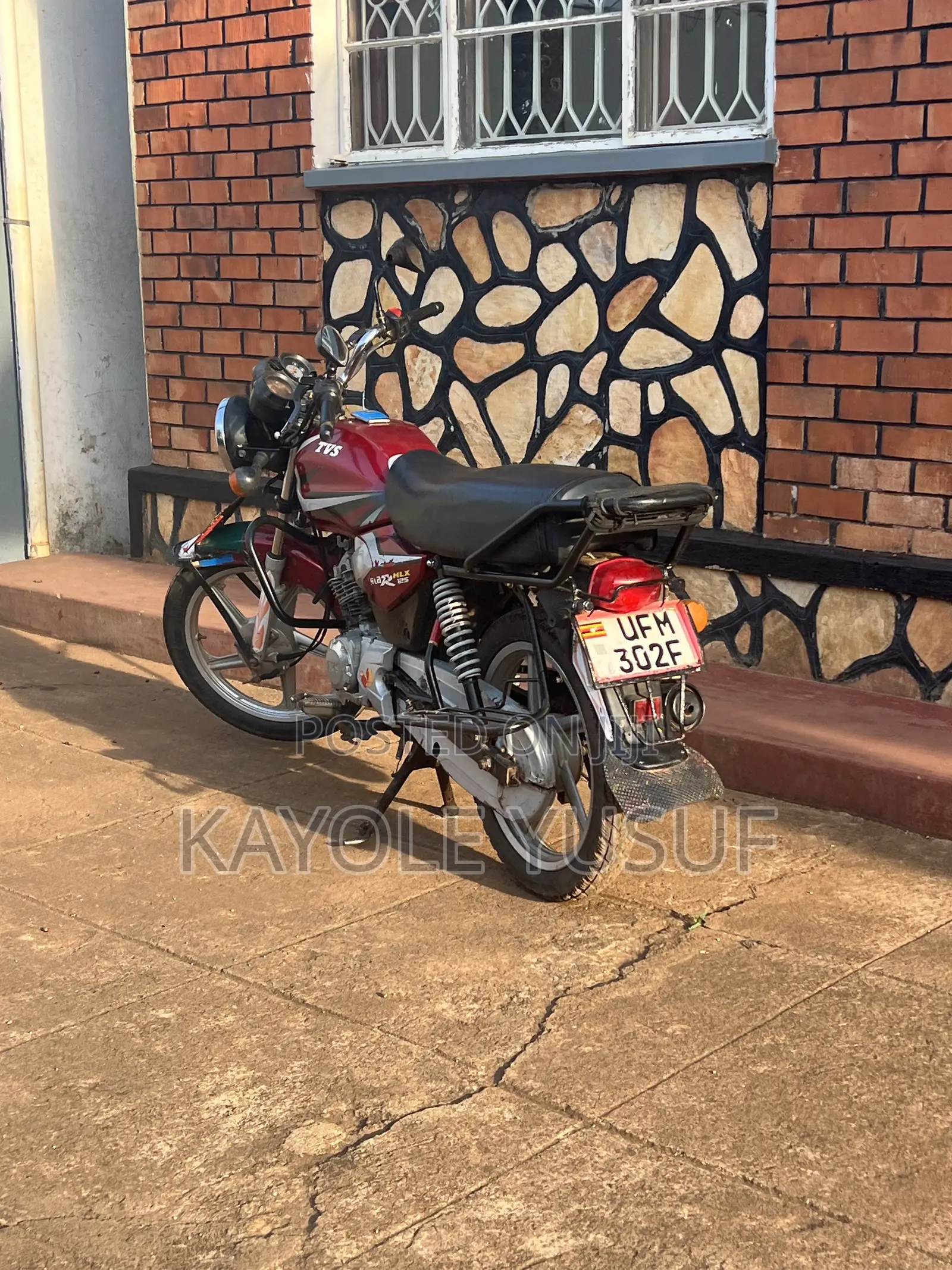 TVS HLX 125 2022 Red
