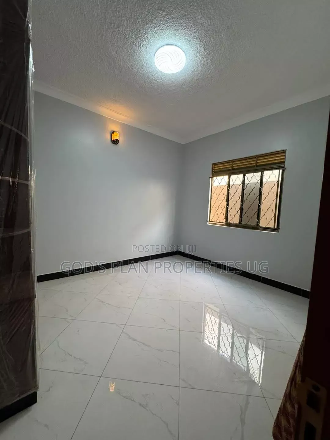 3bdrm Apartment in Kiwafu, Central Division for rent