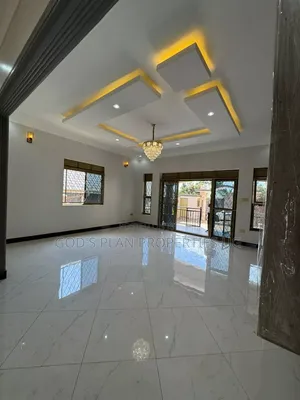 3bdrm Apartment in Kiwafu, Central Division for rent