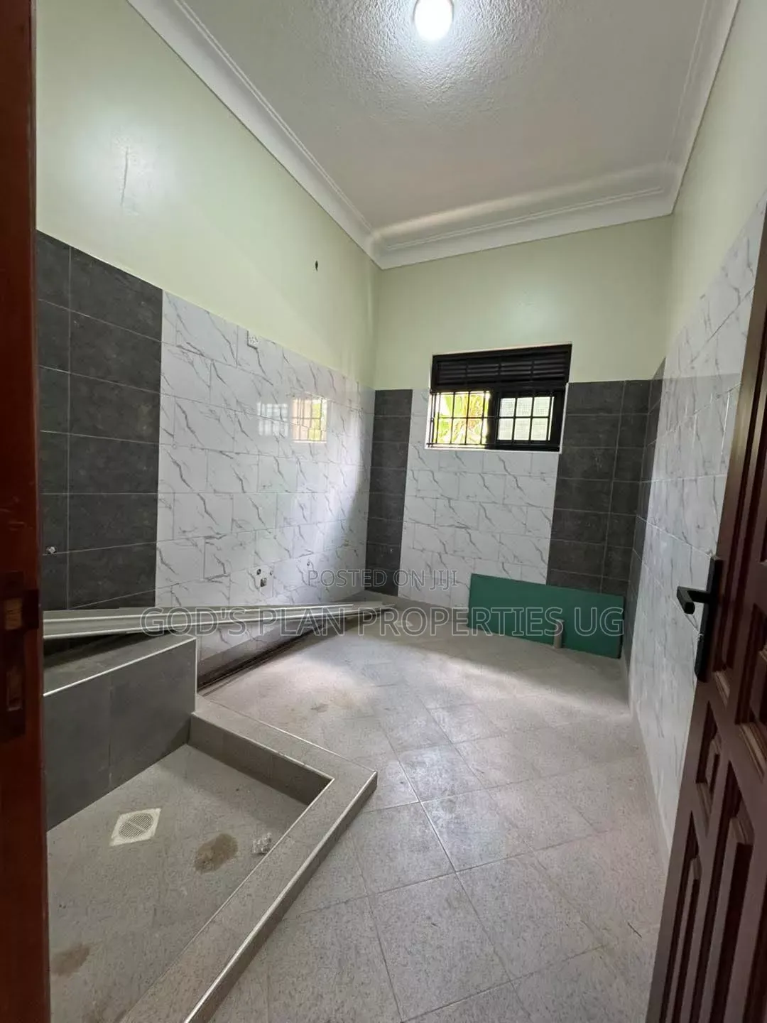 3bdrm Apartment in Mbuya Bugolobi, Central Division for rent