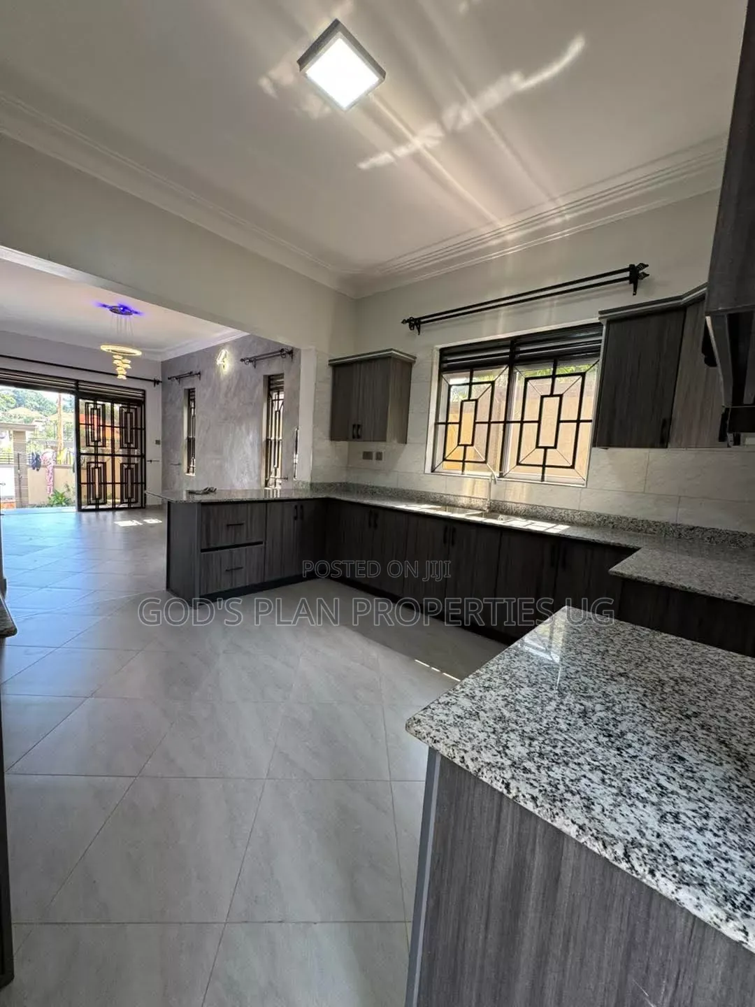 3bdrm Apartment in Mbuya Bugolobi, Central Division for rent