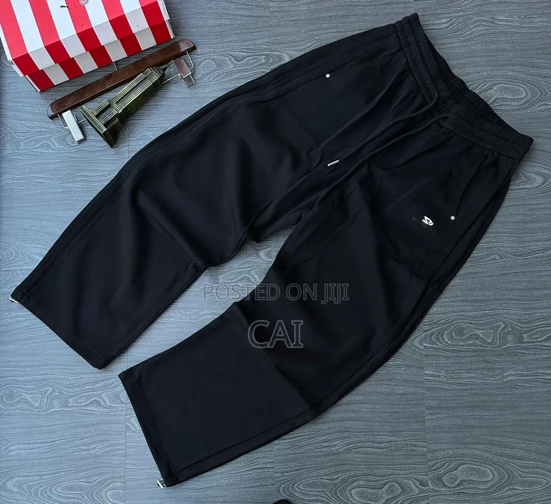 Casual, Loose-Fit Drawstring Sweatpants. Black, Grey