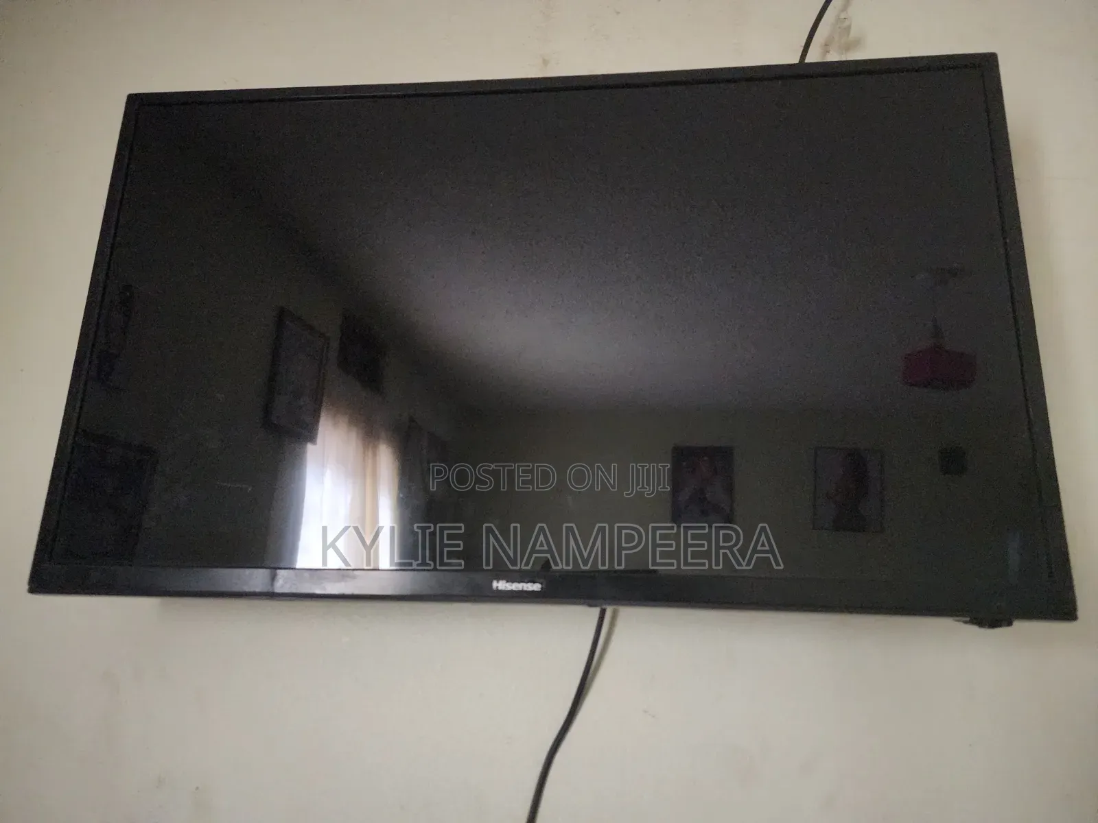 32 Inches TV