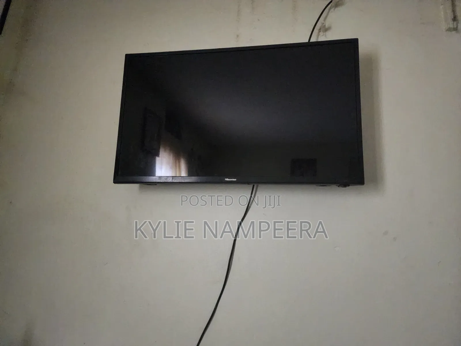 32 Inches TV