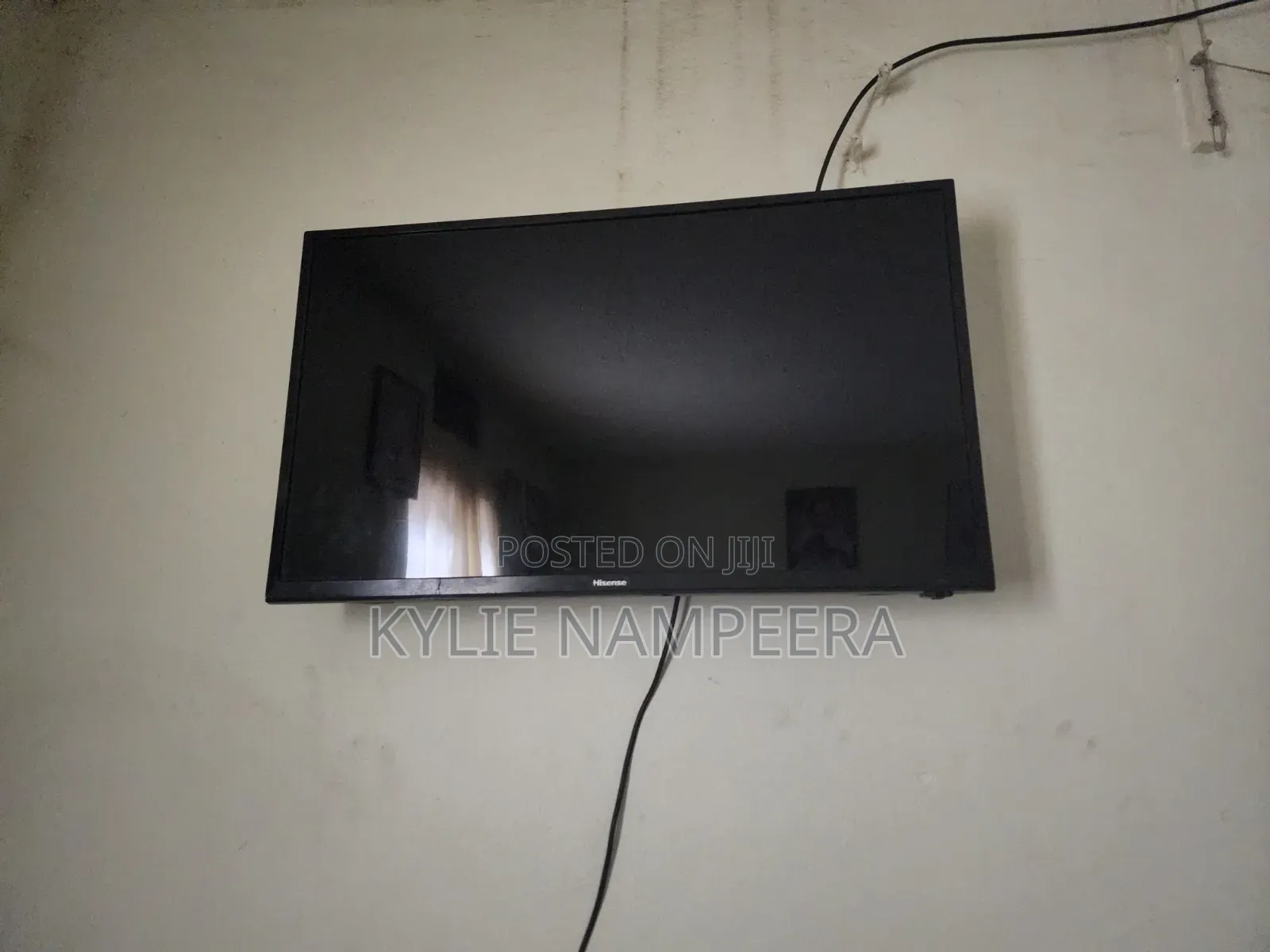 32 Inches TV