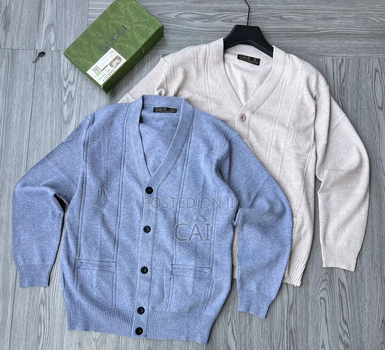 Men's Knit v-Neck Button-Down Cardigans With Front Pockets