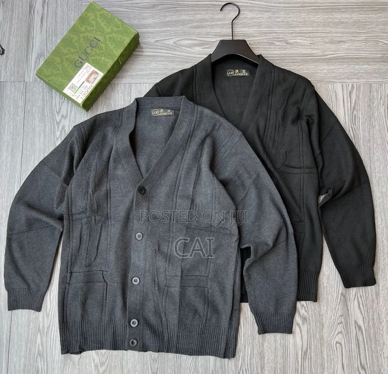 Men's Knit v-Neck Button-Down Cardigans With Front Pockets