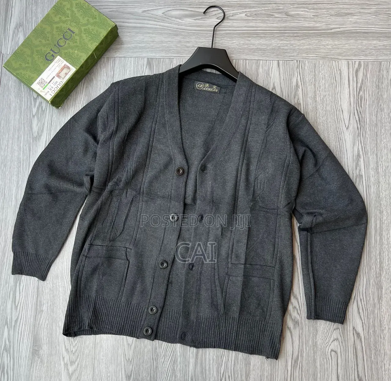 Men's Knit v-Neck Button-Down Cardigans With Front Pockets