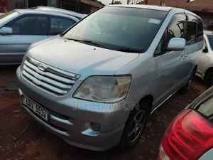 Toyota Noah 2002 Gray