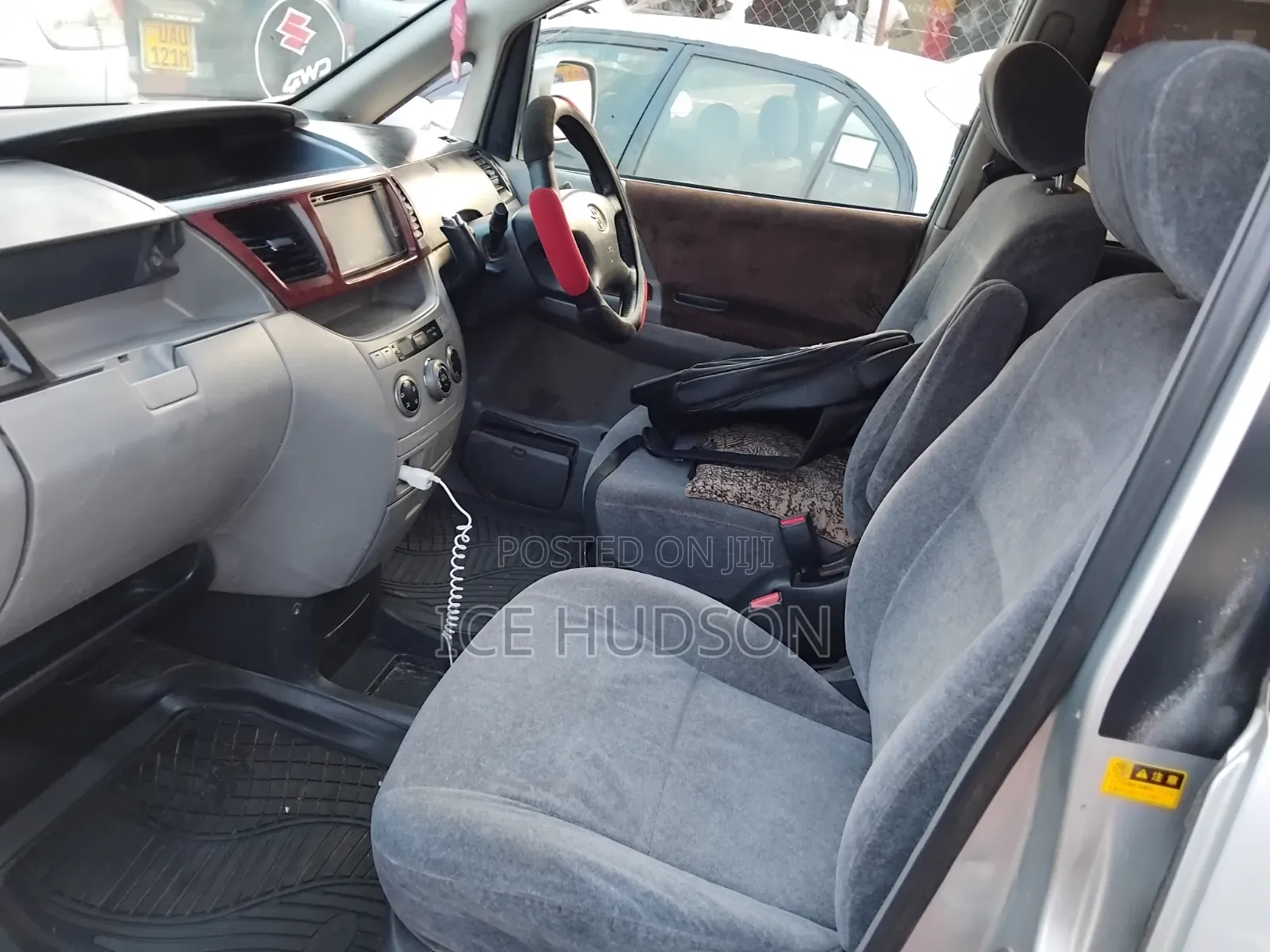 Toyota Noah 2002 Gray