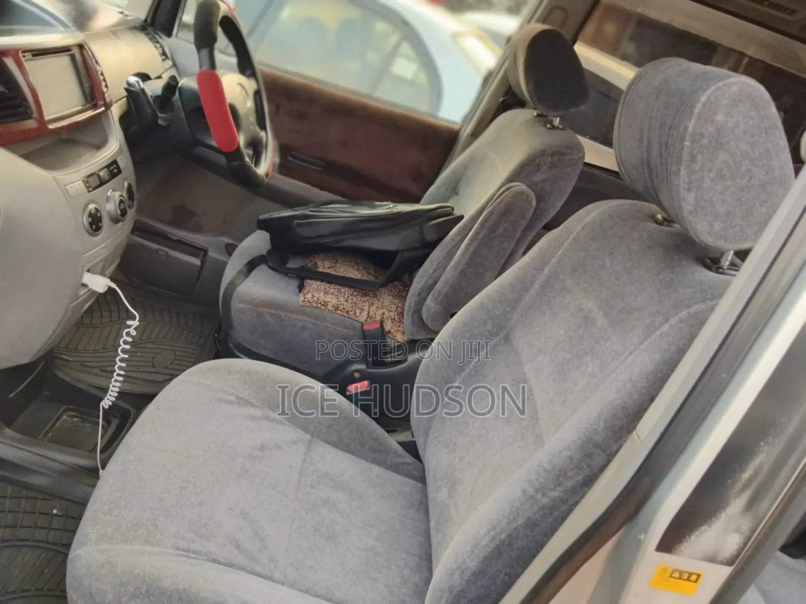 Toyota Noah 2002 Gray