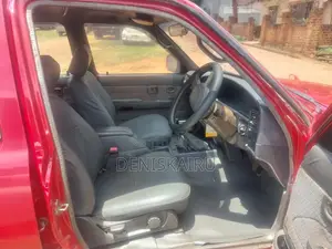 Toyota Hilux 1992 Maroon