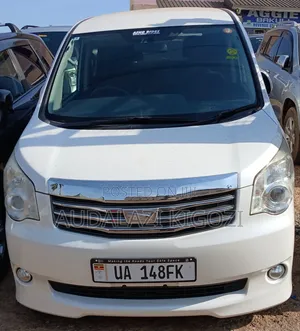 Toyota Noah 2013 White