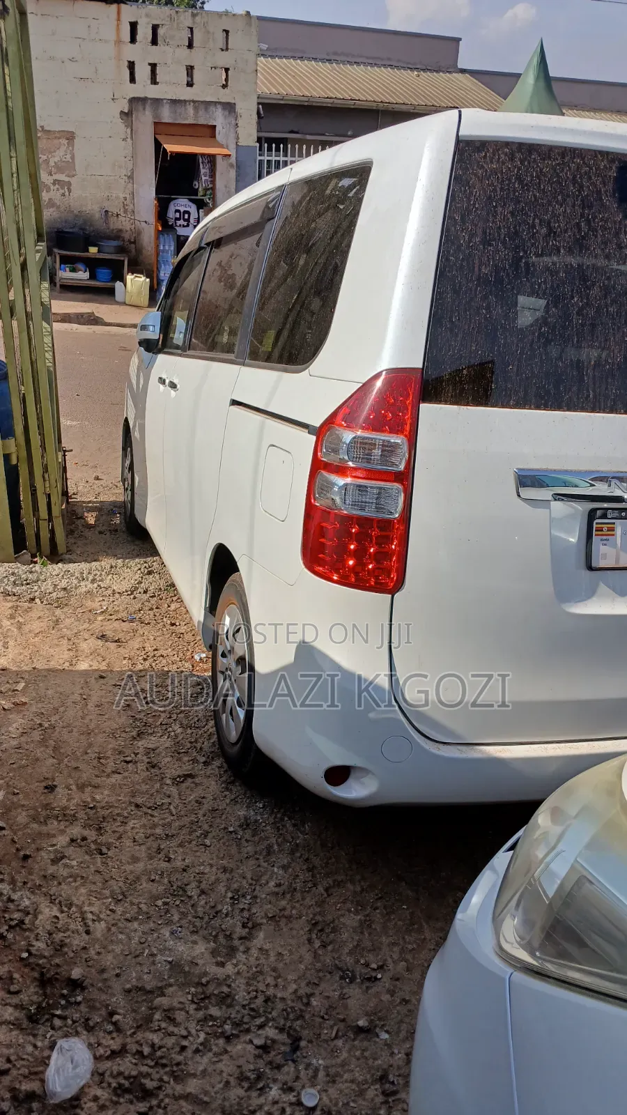 Toyota Noah 2013 White