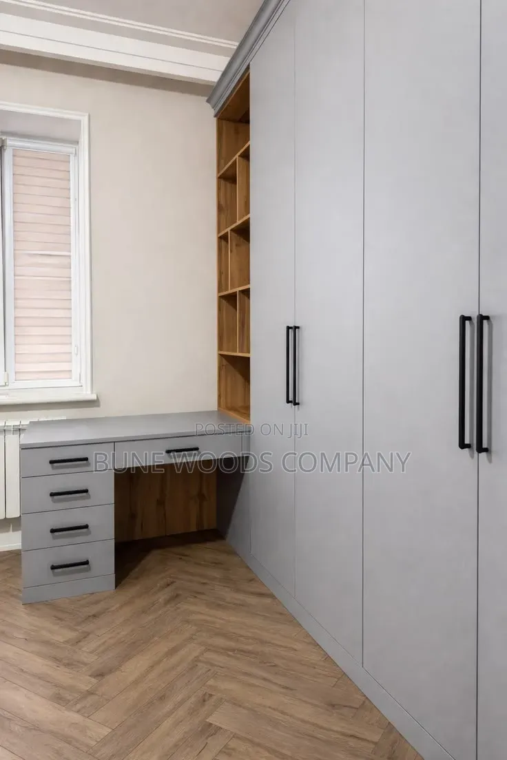 Inbuilt Wardrobes With a Learning Desk