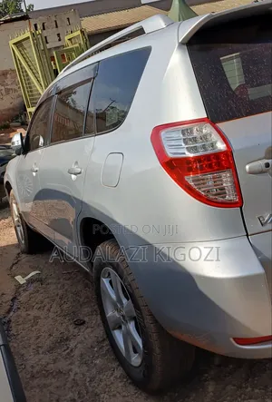 Toyota Vanguard 2008 Silver