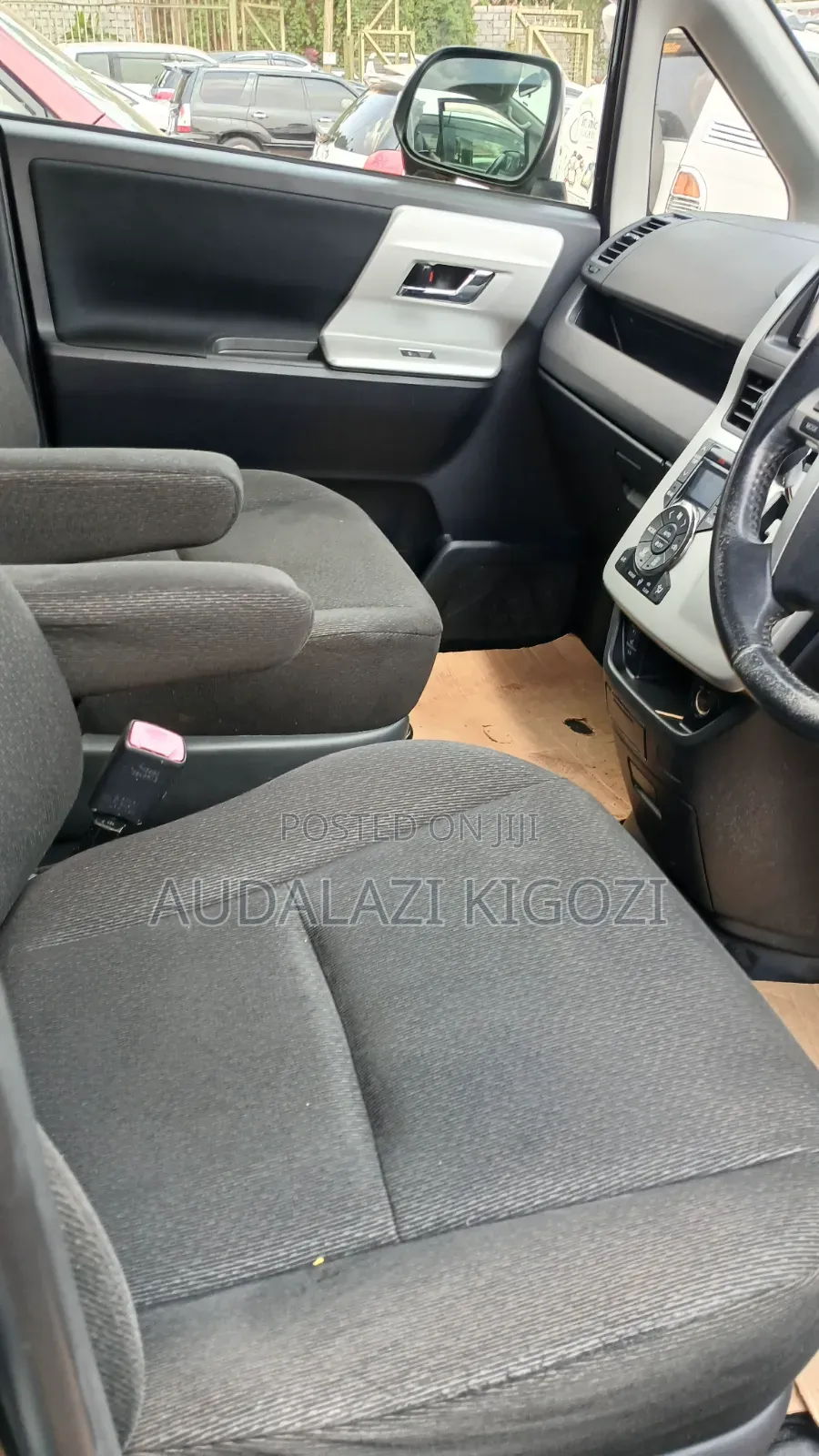 Toyota Noah 2012 Black