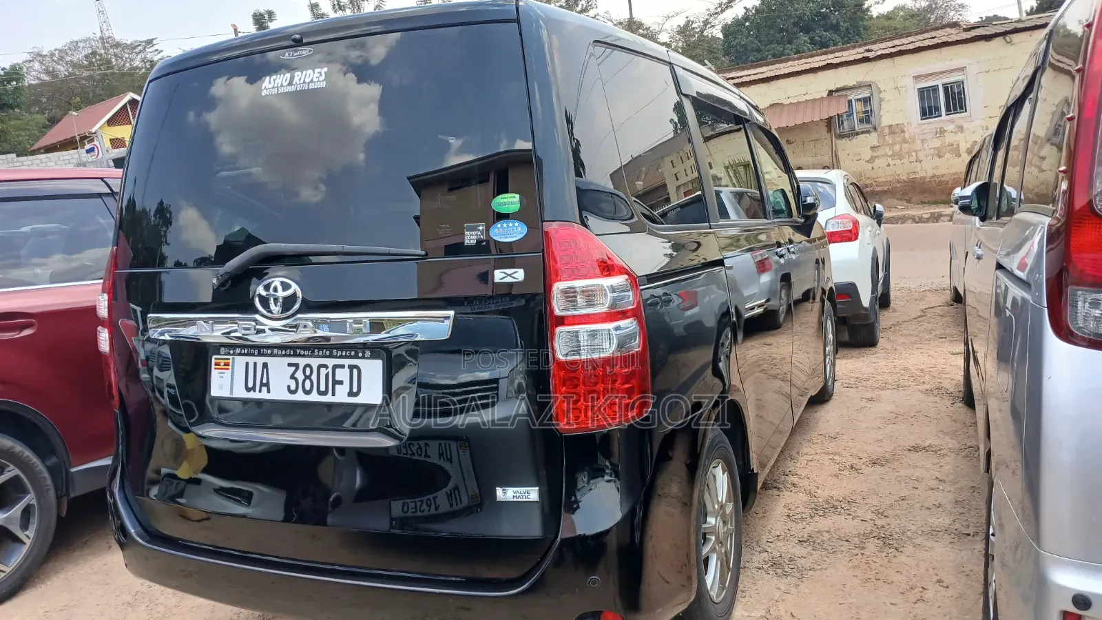 Toyota Noah 2012 Black